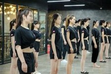 昌吉兼职模特进修班(学生怎么兼职模特)