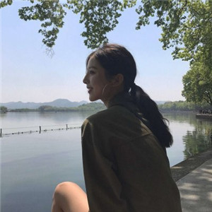昌吉私人伴游网带你看到天际，白色盐湖无际，蓝色天空无边