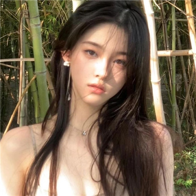 昌吉与商务伴游共进晚餐，愉快的营业会谈起头了