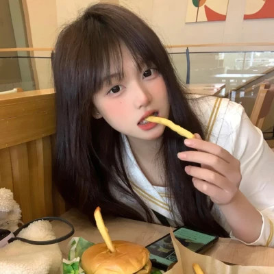 昌吉伴游女生李欣怡的资料