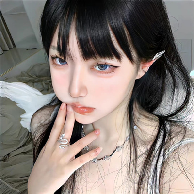 昌吉伴游女生杨悦澜的资料