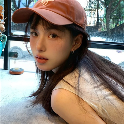 昌吉伴游女生杨梦研的资料