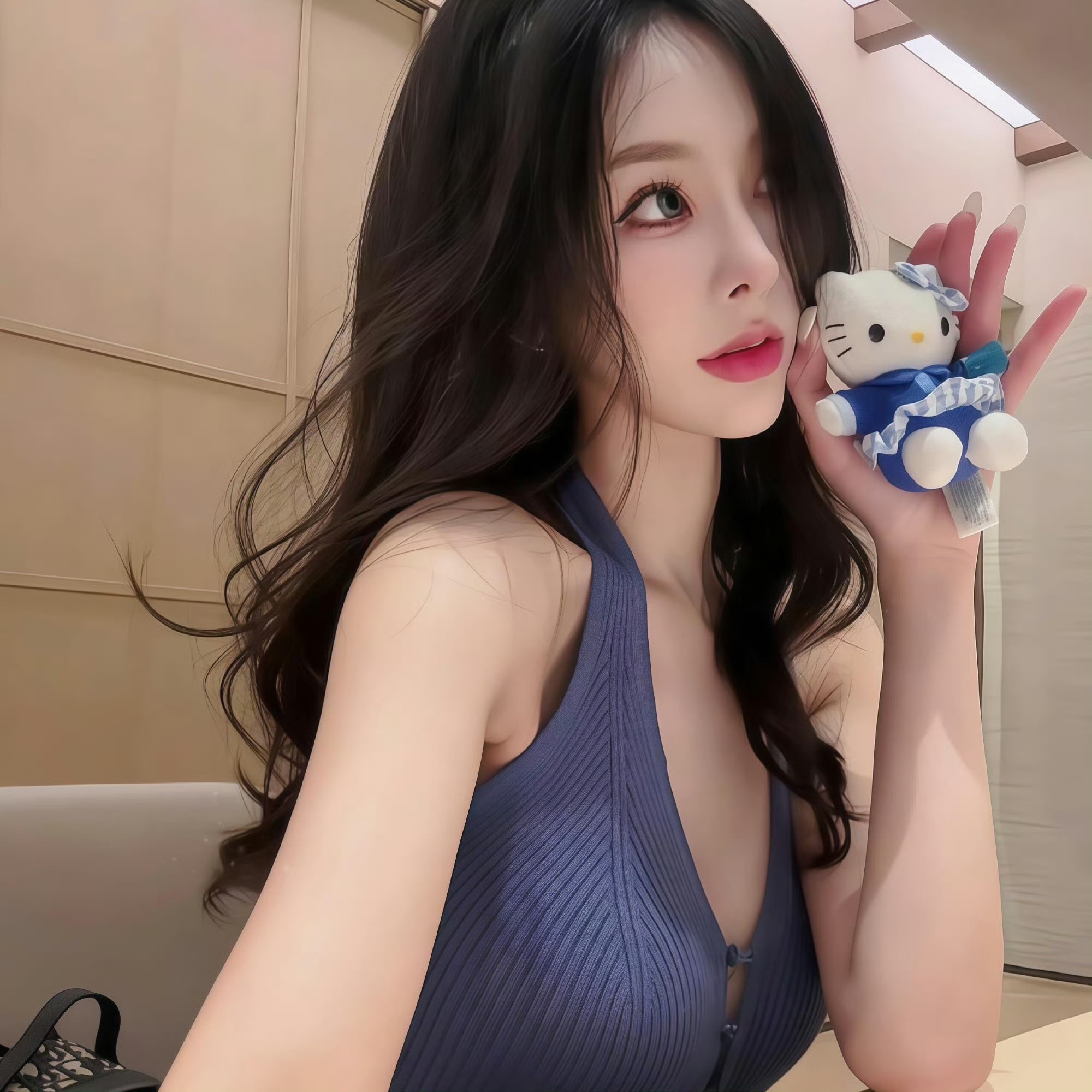 昌吉伴游女生鹿小婷的资料