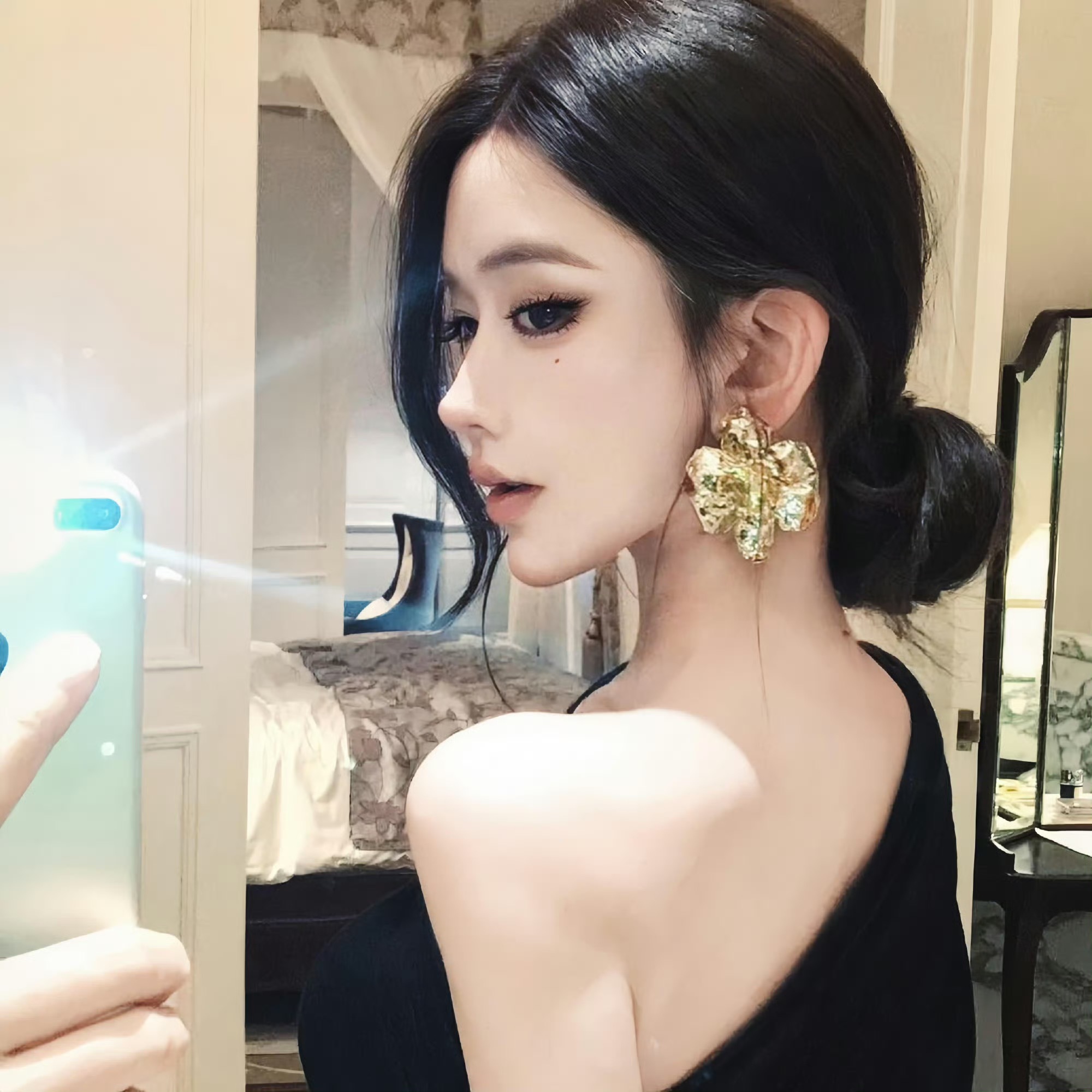 昌吉伴游女生靖骊萍的资料