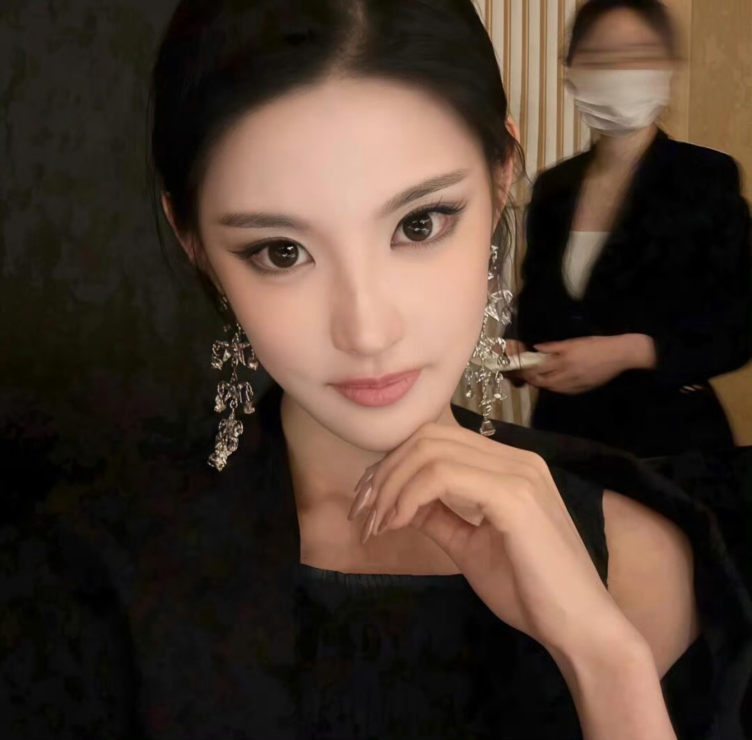 昌吉伴游女生 | Isabella Chen的资料